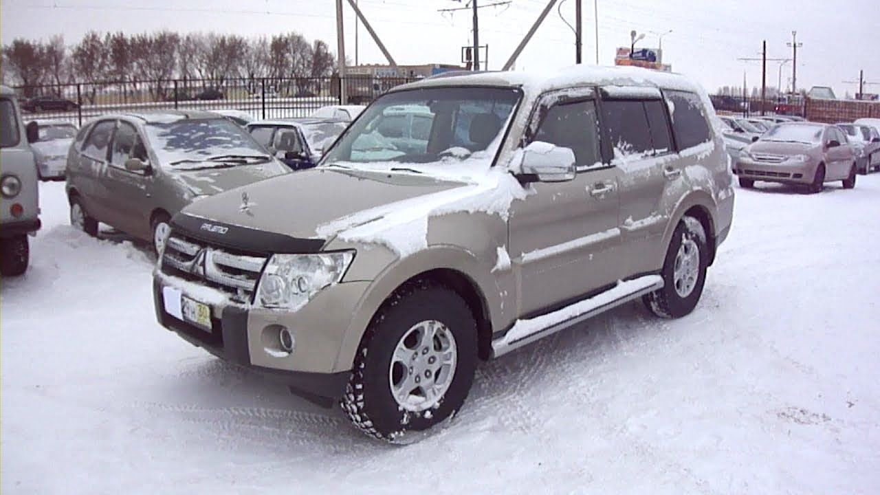 2007 Mitsubishi Pajero IV. Start Up, Engine, and In Depth Tour.