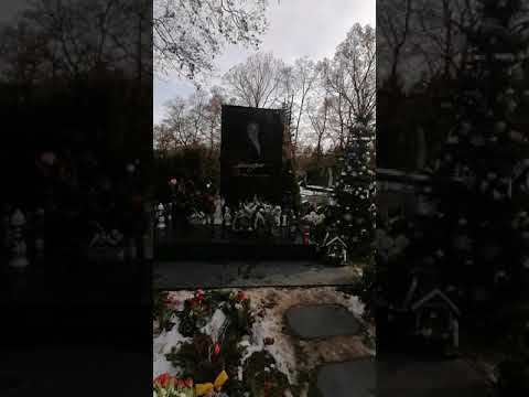 Karel Gott - Hřbitov Malvazinky (2021)