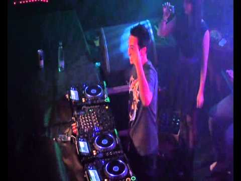 Laidback Luke playing Blau-apella and My GOD