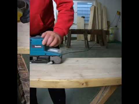 Sitzgruppe aus Gerüstbohlen