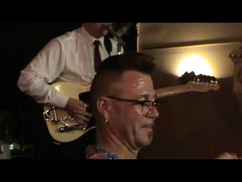 The Round Up Boys : Pucker paint (Danny Wolfe)