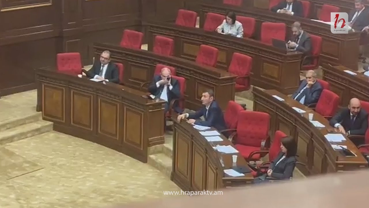 Փաշինյանը խառն է. հեռախոսով հրահանգներ է տալիս
