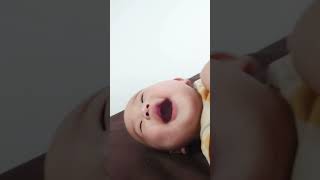 1歳児の無限爆笑編 #shorts #赤ちゃん #赤ちゃんのいる生活 #かわいい