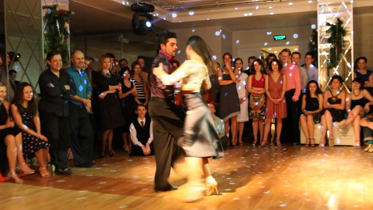 RODRIGO FONTI y CELESTE MEDINA 4/4 2013-12-14 milonga LA PRIMAVERA Moscow