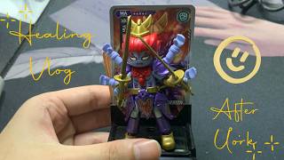 Unwinding by assembling figures after a tiring workday