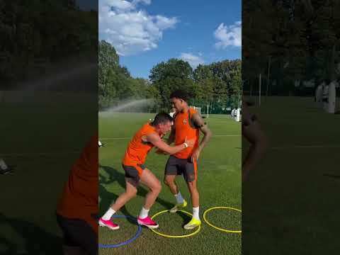 E O MELHOR DE TUDO É QUE NEM PRECISA DE TRADUTOR, PORQUE SÓ TEM BRASILEIRO NO SHAKHTAR! 🤣🇧🇷 #shorts