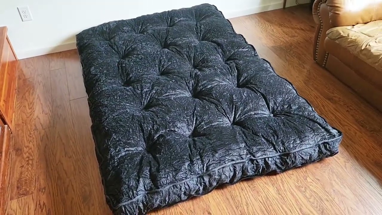 Amazon com  MAXYOYO 6' Daybed Futon Mattress Twin Size, Velvet Thick Futons Sofa Couch Bed, Floor Ma