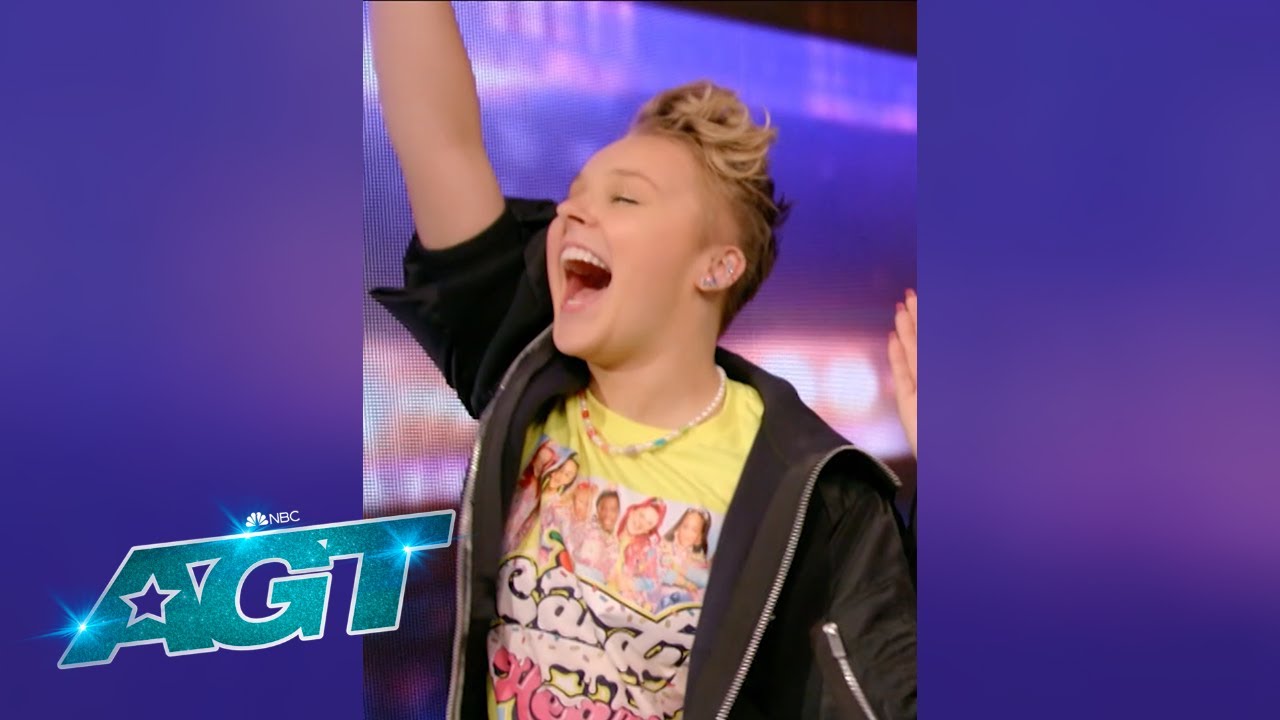 JoJo Siwa hypes up XOMG POP side stage at AGT | #shorts thumbnail