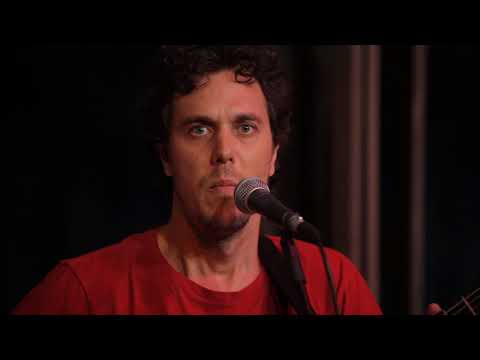 Doc Show sarau da campanha de Embrulha pra presente