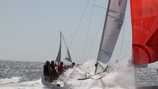 preview picture of video 'Sports boat doing 19 knots - Crocs Regatta 2012 - Cape Town'