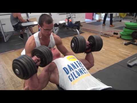 Brustmuskeltraining natural Bodybuilding Style mit Daniel Gildner - KARL-ESS.COM