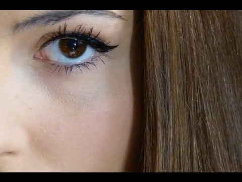 comment poser un trait d'eye liner