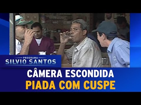 Câmera Escondida (02/10/16) - Contar Piada com cuspe