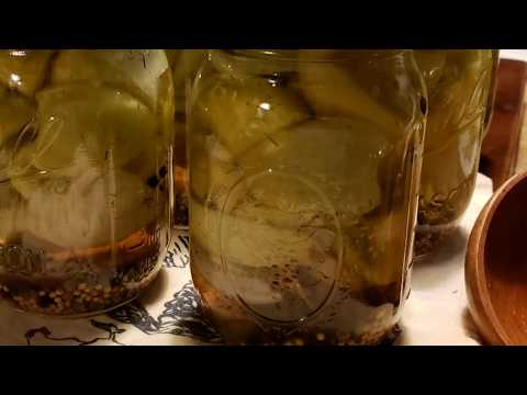 Pickled green tomatoes