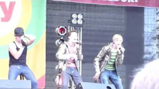 Varsity Fanclub @ Happy Family in DD.. Guitar