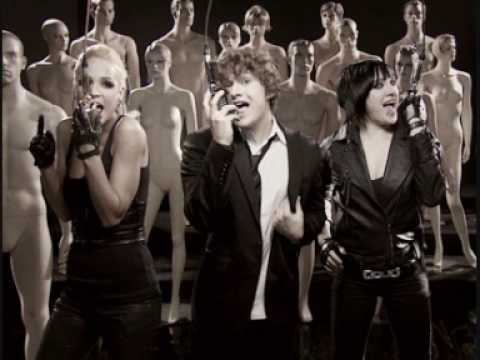 A stáb - Élünk ahogy bárki