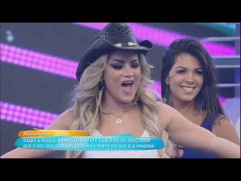 Taty Vaqueira canta pela primeira vez na televisão