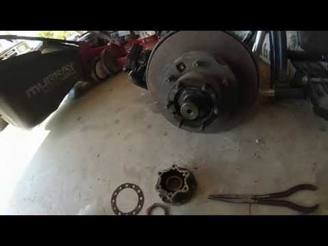 1979-85 Toyota Pickup/4Runner Front Solid Axle Disassembly