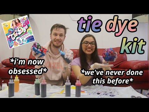 testing out a tie dye kit! // tie dyeing for the first time