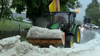Österreich: Stürme und Hagel beschädigen Ernten, entgleisen Zug und stören Festival