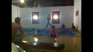 preview picture of video 'Harlem Shake na piscina em mantena'