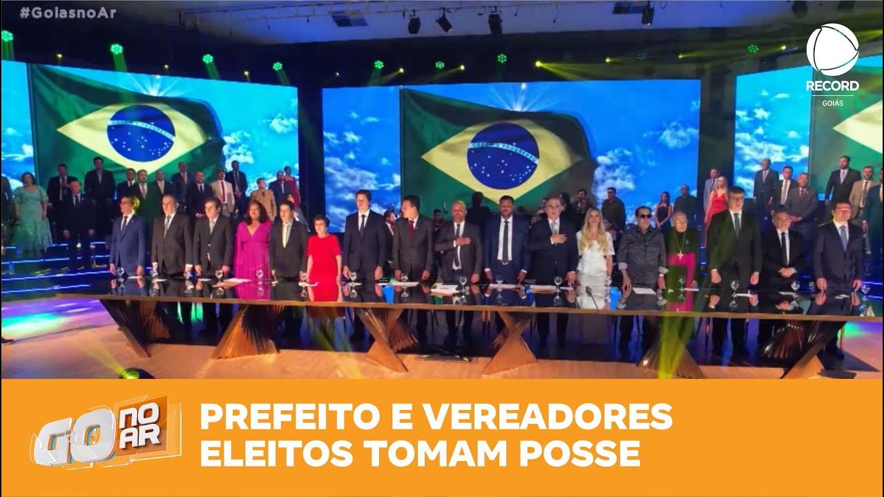 PREFEITO E VEREADORES ELEITOS TOMAM POSSE