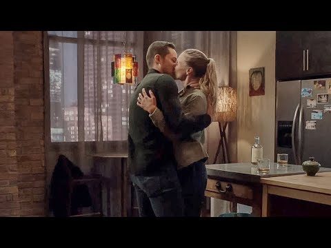 Chicago PD 9x01 Kiss Scene - Jay and Hailey