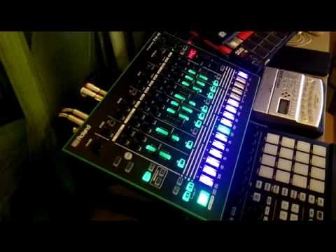 Juicy J - Low (Roland Aira Tr-8) Trap Style Beat