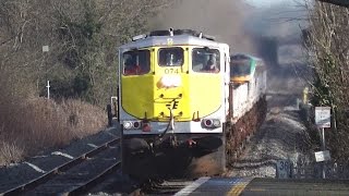 preview picture of video 'IE 071 Class Loco 074 + Steel Train - Monasterevin Station, Kildare'