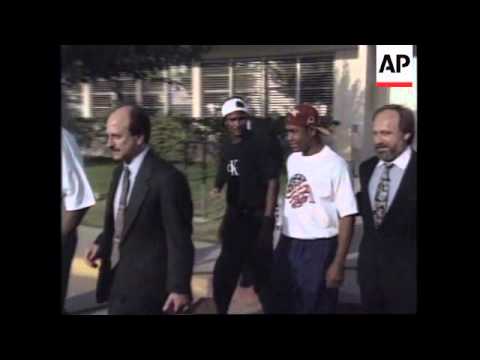 USA: 2 CUBAN OLYMPIC BOXERS SEEK PERMANENT ASYLUM