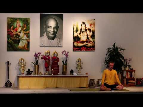 YOGA Mittelstufe  "Ankommenstunde" - Yoga Vidya Ashram Bad Meinberg Live - 17:00 Uhr 03.09.2021