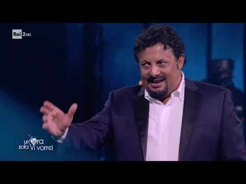 Enrico Brignano parla della relatività del tempo - Un'ora sola Vi vorrei 22/09/2020