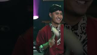 Download lagu Niken Salindry - Salam Tresno - Kembar Campursari #nikensalindry #shorts mp3