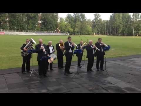 Караваны ракет или 14  минут до старта.  Играет духовой оркестр Бравур