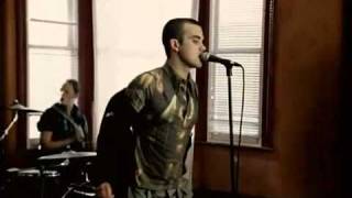 Robbie Williams - South of the Border