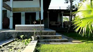 preview picture of video 'Villa Bulagallery guesthouse near Lovina Serririt Tangguwisia Bali Indonesia'