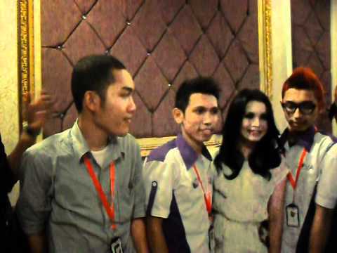 download lagu mp3 mp4 Zona Rossa Krew Buku Ini Aku Pinjam, download lagu Zona Rossa Krew Buku Ini Aku Pinjam gratis, unduh video klip Zona Rossa Krew Buku Ini Aku Pinjam