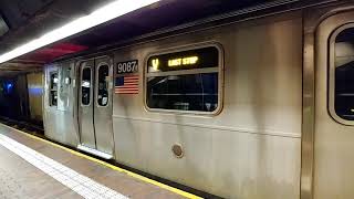 BMT Jamaica Local: Not In Service 5 car R-160B Siemens @ Jamaica Center-Parsons/Archer