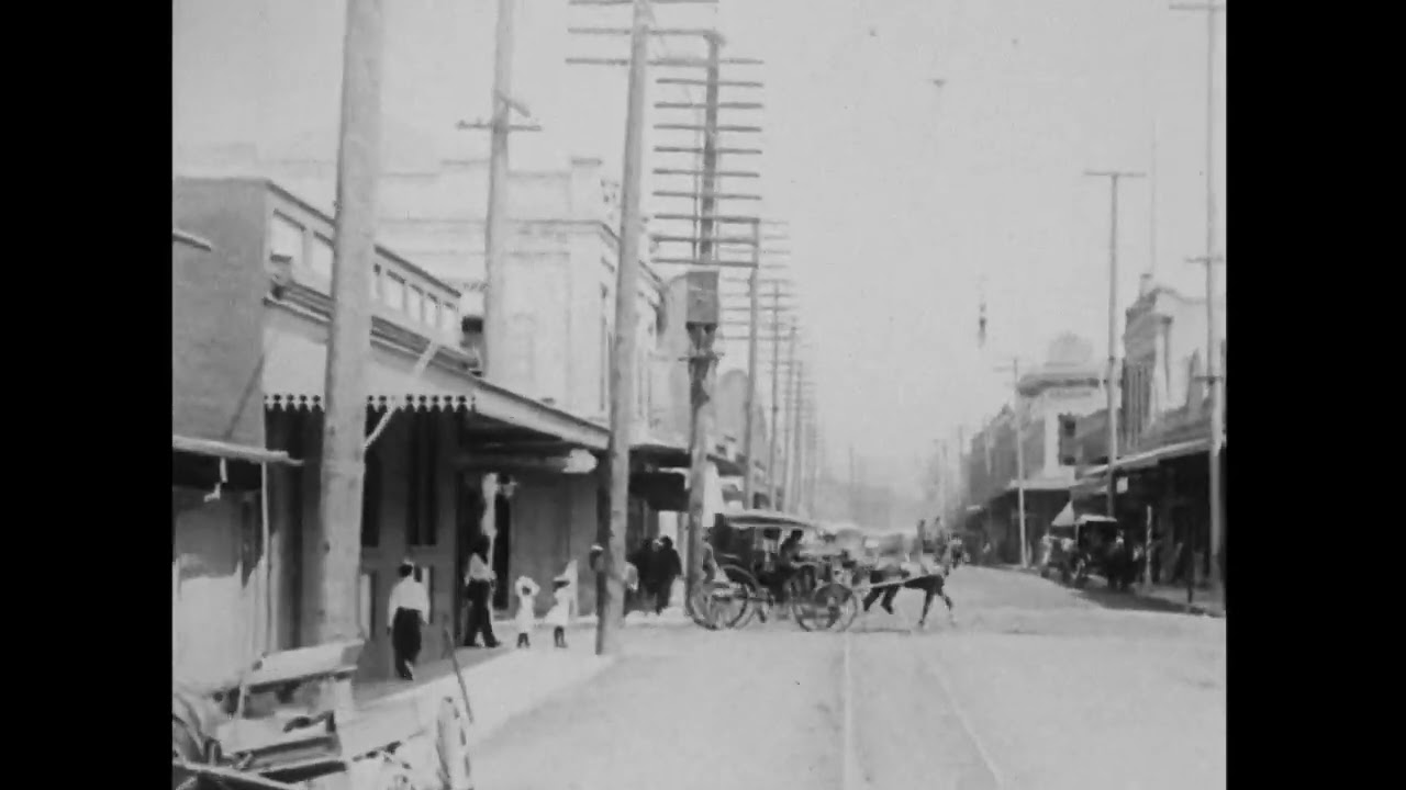 Panoramic View, King Street, Honolulu, Hawaiian Islands (1906) Edison