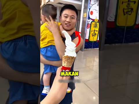 Ayahnya Makan Eskrim Diam-Diam😂