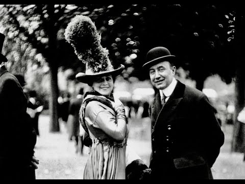 Rare photos capture French fashion through old street style photographs, 1910-1920