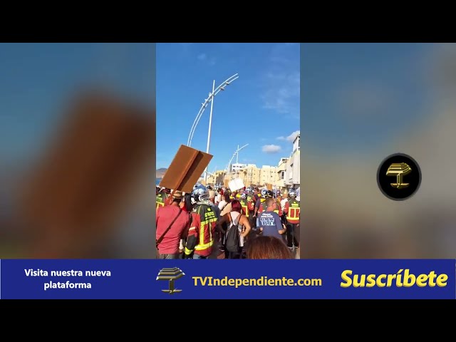 Manifestación en Las Canteras contra la gestión de Carolina Darias como alcaldesa de Las Palmas