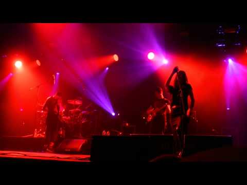 Tricky - Black Steel (feat.Francesca Belmonte)