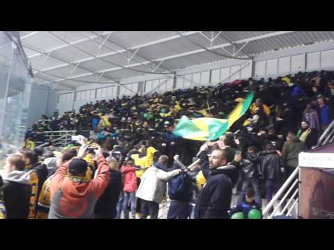 Vsetín fans v Kopřivnici - ČF4, PÁ 3.3.2017 - Vsetínští fandí zády k ledové ploše v Kopřivnici