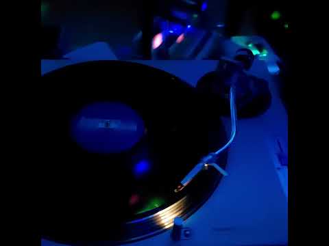 retro house mix#vinyl #dance #dj #party #vinylonly #music #djremix #soundcloud #zillion #shaft