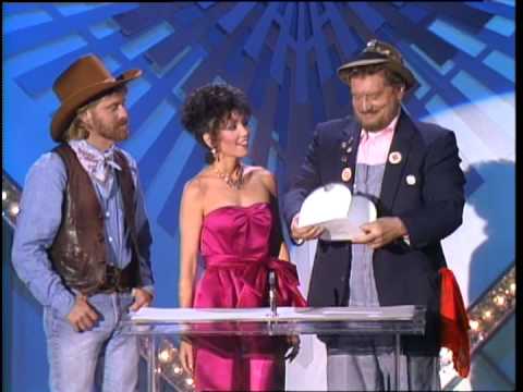 Ronnie Milsap "Lost in the Fifties" Wins Song of the Year - ACM Awards 1986