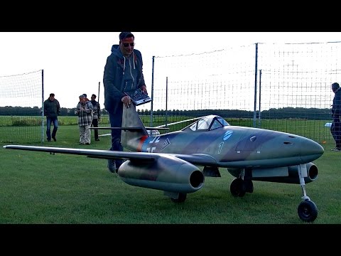 BIGGEST RC ME-262 ELECTRO SCALE AIRPLANE JET MODEL 24,9KG 14S LIPO FLIGHT VIDEO
