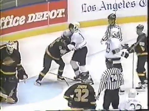 Scott Walker vs Roman Vopat