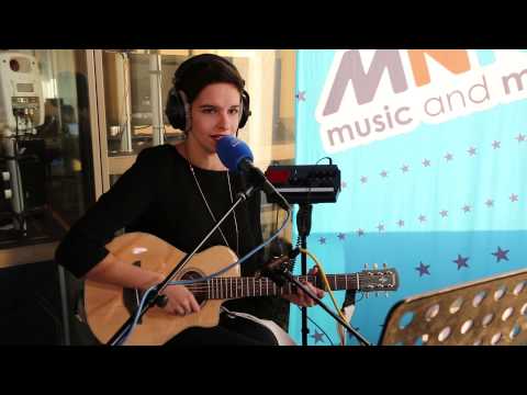 MNM: Stien Bovijn - Shut Up And Let Me Go [Live]