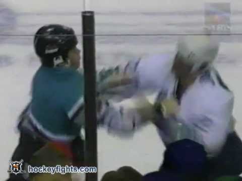 Jim Kyte vs Mark Janssens